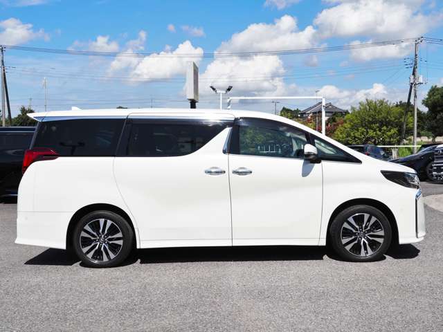 Toyota Alphard 9