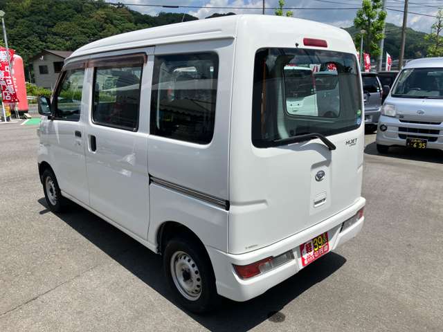 Daihatsu Hijet Cargo 7