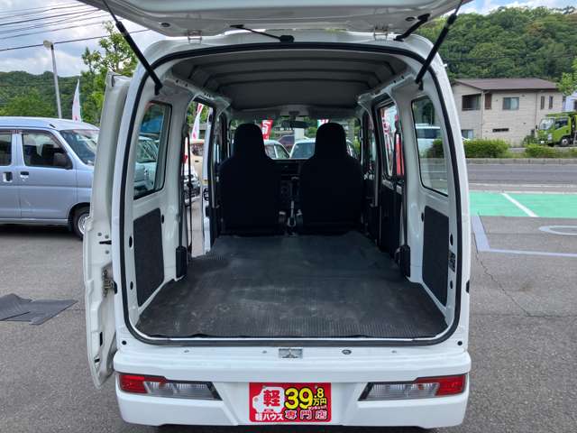 Daihatsu Hijet Cargo 9