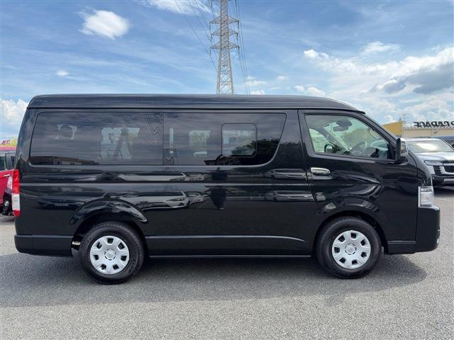 Toyota Hiace 12