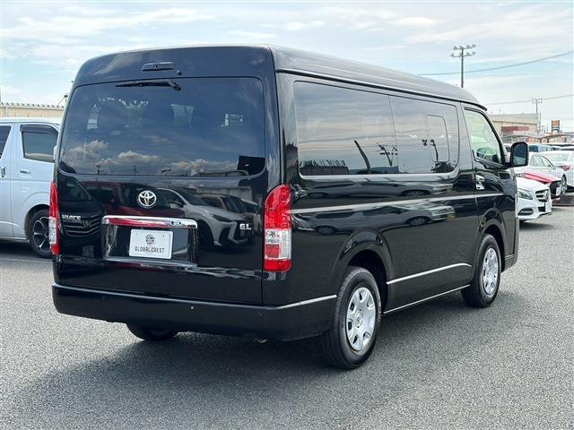 Toyota Hiace 5