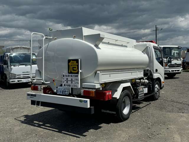 Hino Dutro 3