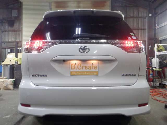 Toyota Estima 8