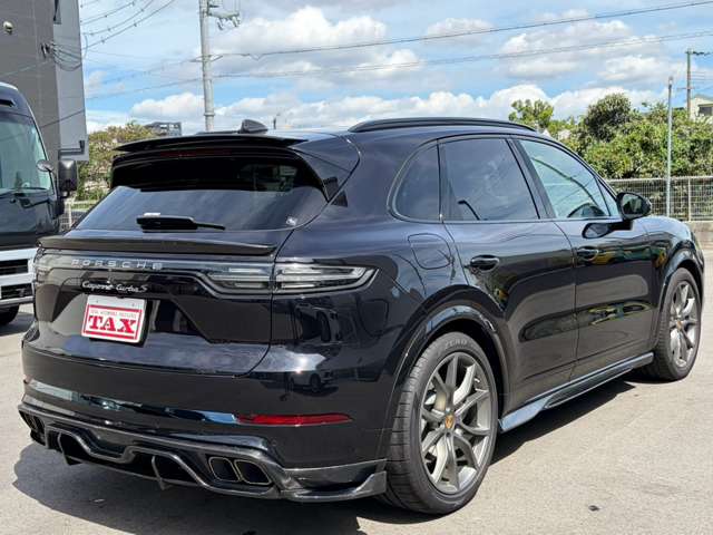 Porsche Cayenne 2