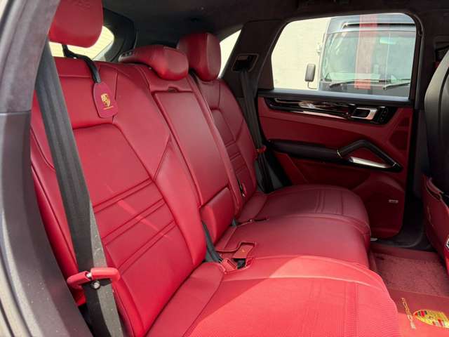 Porsche Cayenne 7
