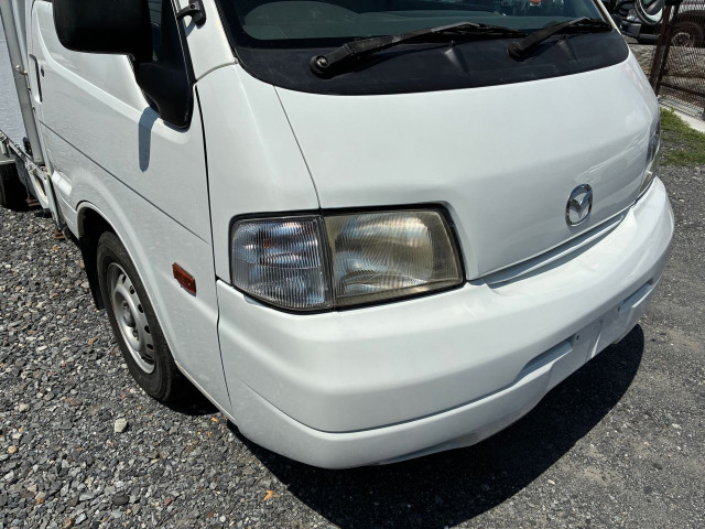 Mazda Bongo Truck 4