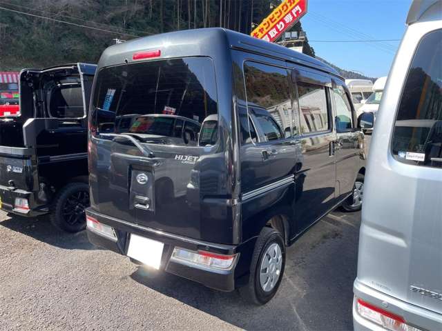 Daihatsu Hijet Cargo 8