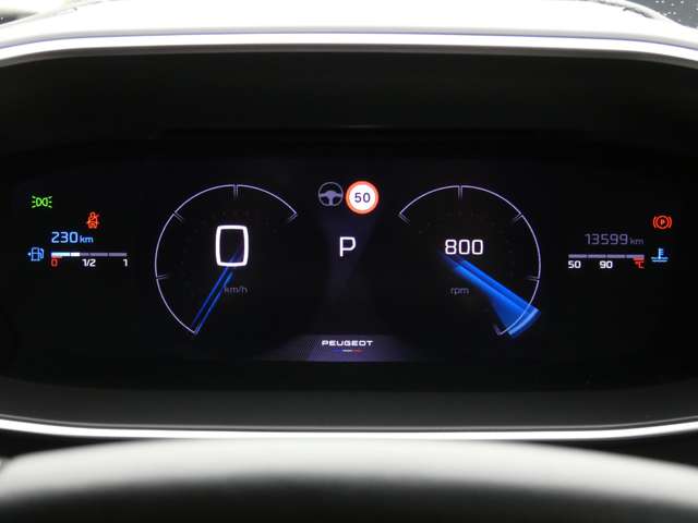 Peugeot SUV 2008 4