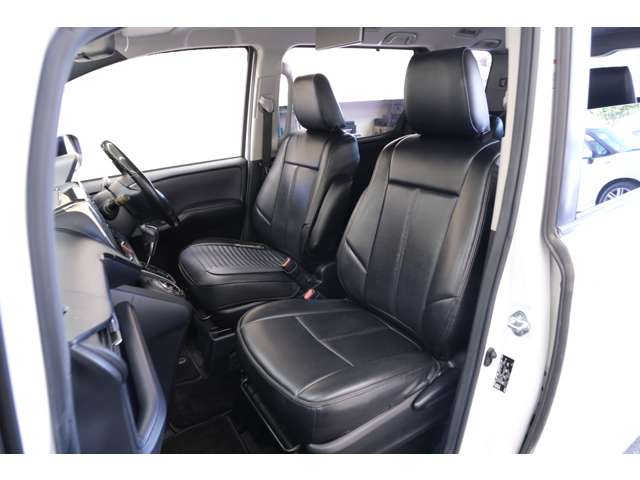 Toyota Voxy 12
