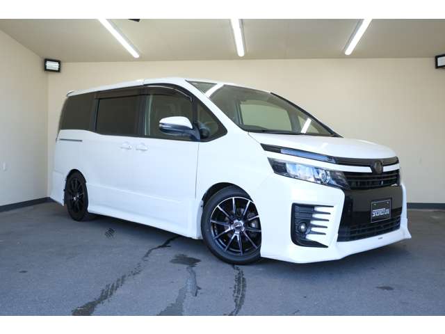 Toyota Voxy 5