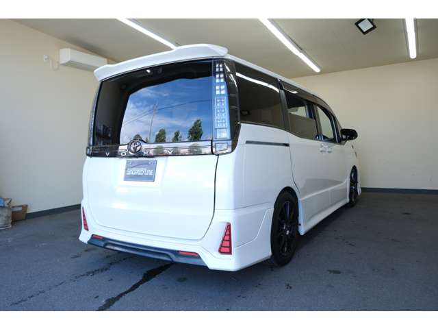 Toyota Voxy 7