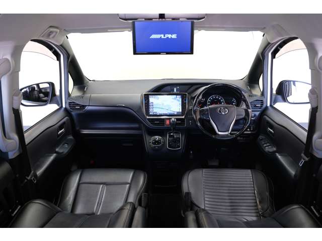 Toyota Voxy 10