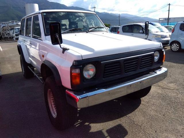 Nissan Safari 4