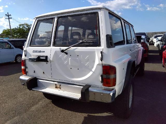 Nissan Safari 5