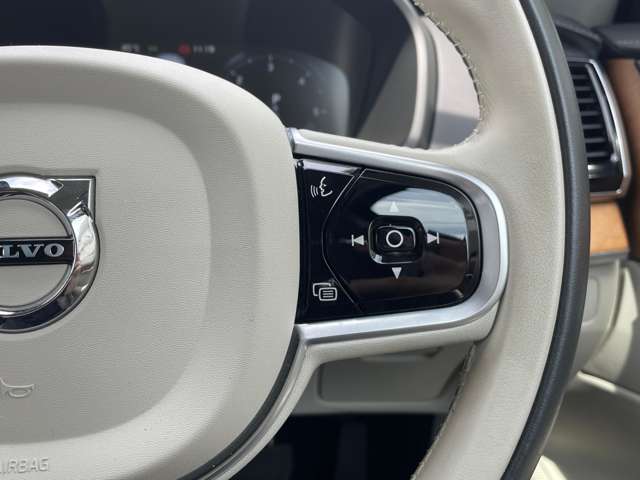 Volvo XC90 13
