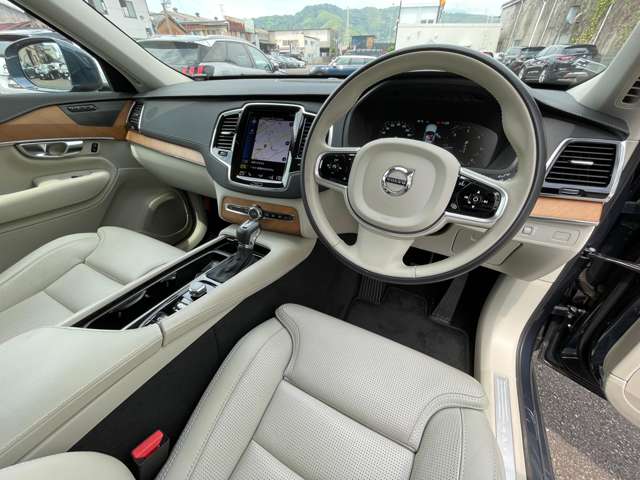 Volvo XC90 8