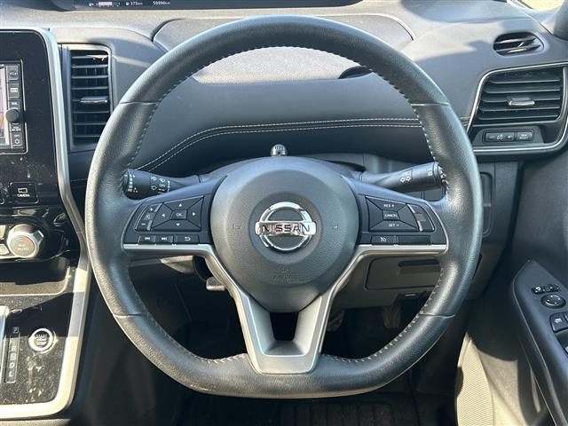 Nissan Serena 11