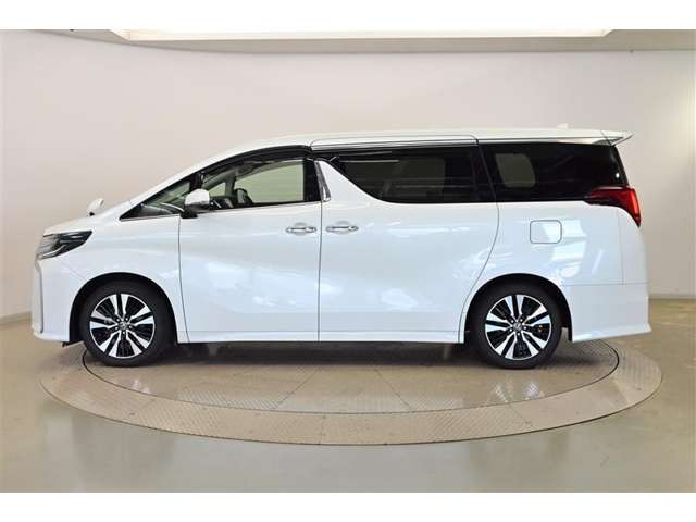 Toyota Alphard 5