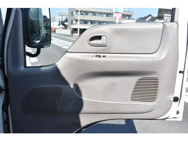 Mazda Titan Dash 9