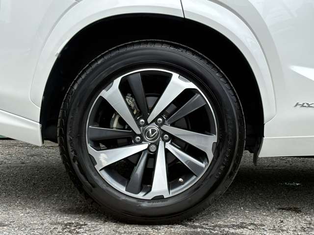 Lexus NX 9