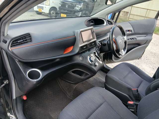 Toyota Sienta 12