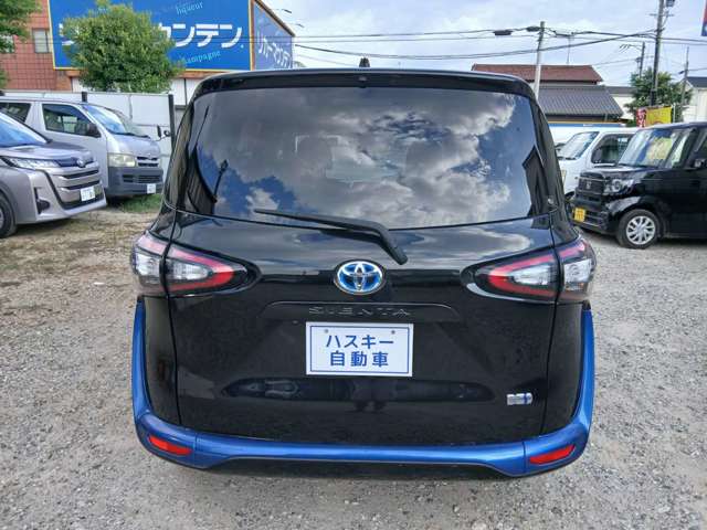 Toyota Sienta 6