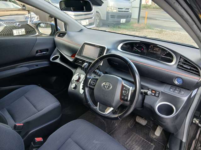 Toyota Sienta 10