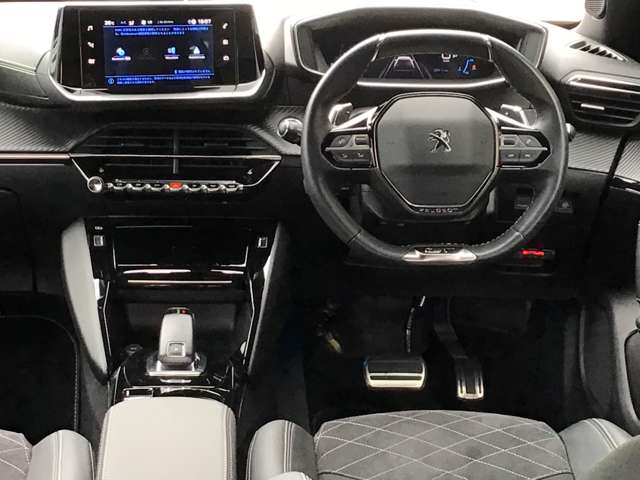 Peugeot SUV 2008 2