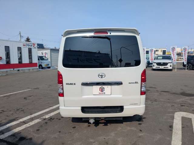 Toyota Hiace Van 5