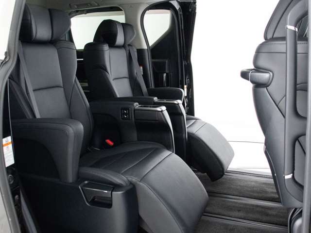 Toyota Vellfire 6