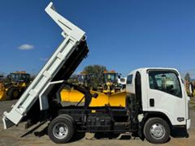 Isuzu Elf 11