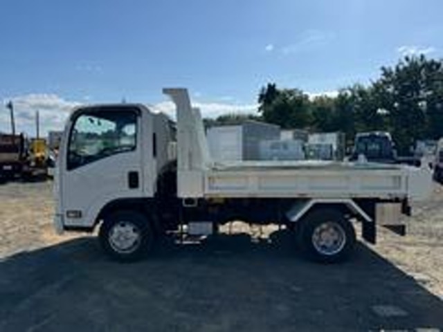 Isuzu Elf 3