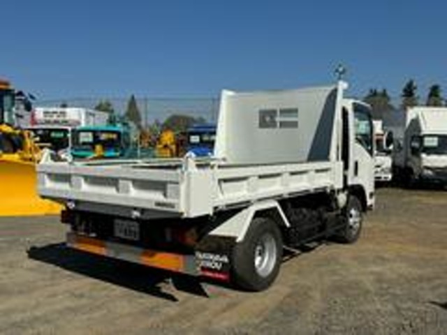 Isuzu Elf 4