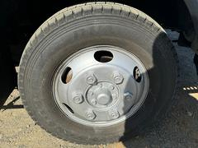 Isuzu Elf 7