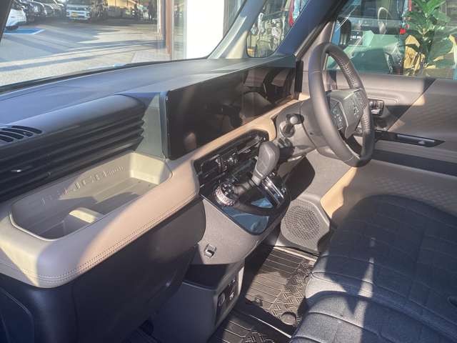 Mitsubishi Delica Mini 6