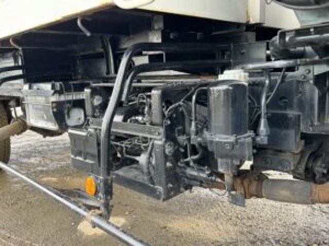 Isuzu Forward 8