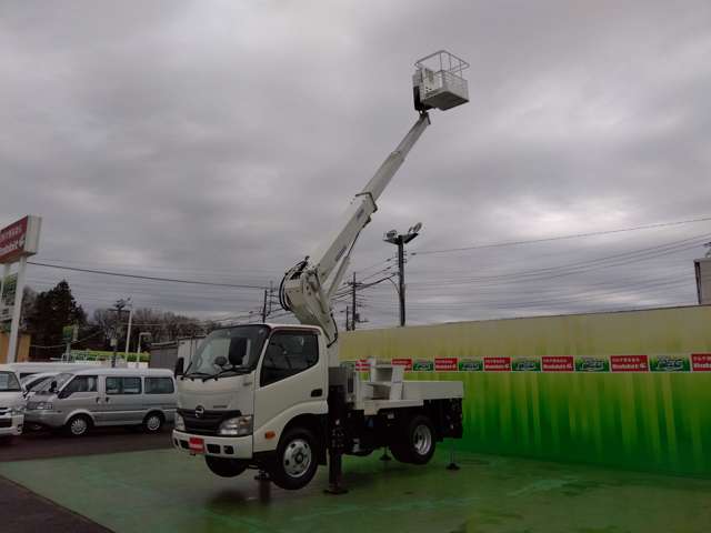 Hino Dutro 12