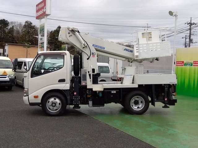 Hino Dutro 5