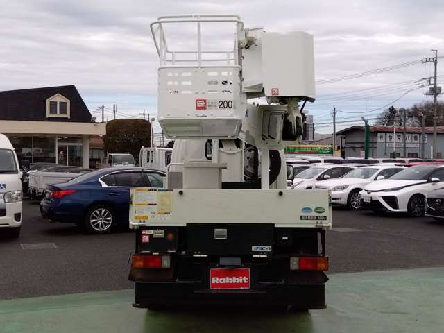 Hino Dutro 7