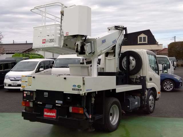 Hino Dutro 8