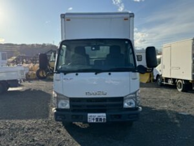Isuzu Elf 2