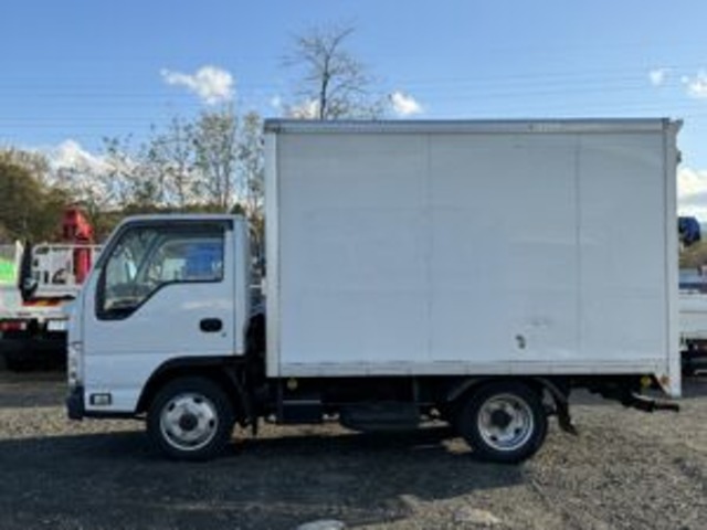 Isuzu Elf 3