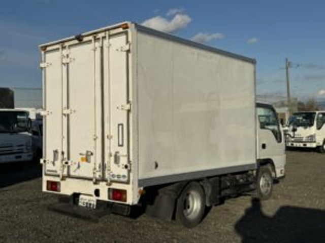 Isuzu Elf 4