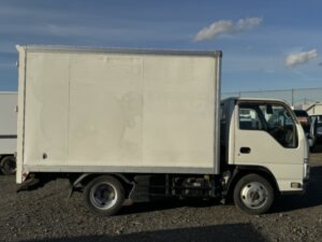 Isuzu Elf 6