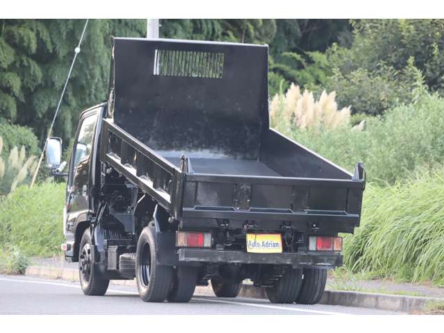 Isuzu Elf 2
