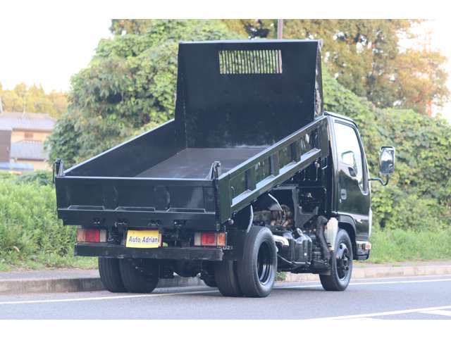 Isuzu Elf 4