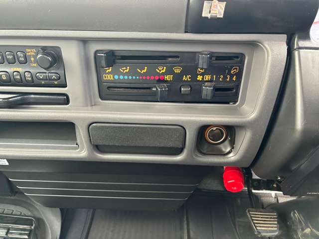 Isuzu Elf 12