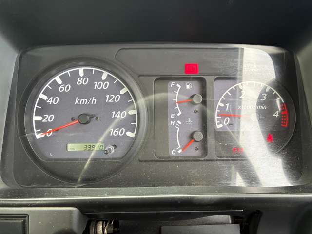 Isuzu Elf 10