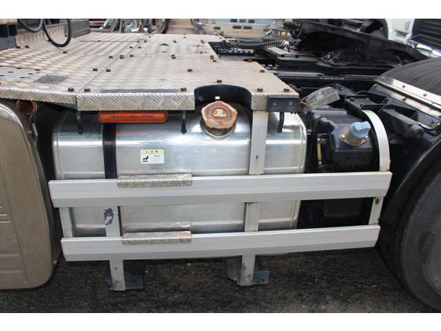 Mitsubishi Fuso Super Great 9