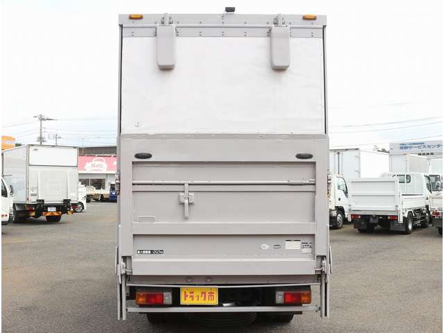 Hino Dutro 11